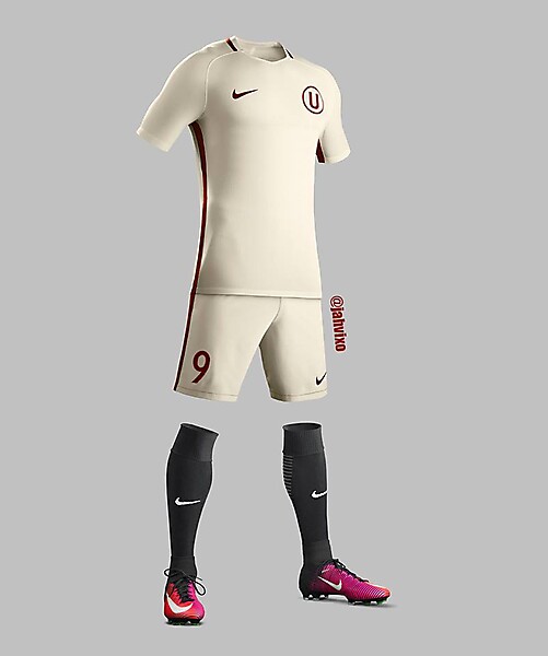 Universitario Nike kit 