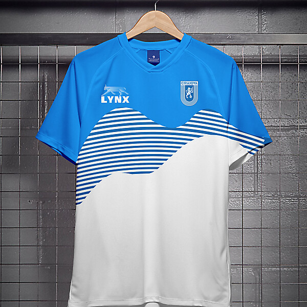 Universitatea Craiova - Home Kit